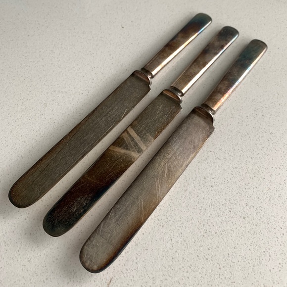 Qty (3) Table Knives Marked “Imperial Silverware Co. Triple Plate. 12 Dwts.” - Picture 3 of 5
